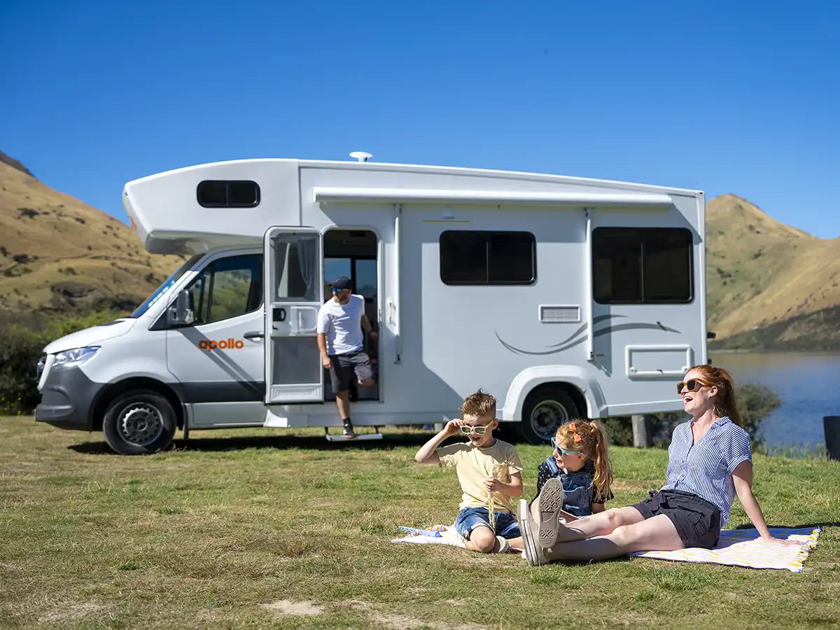 Euro Deluxe New Zealand - Side view with a family picnicking