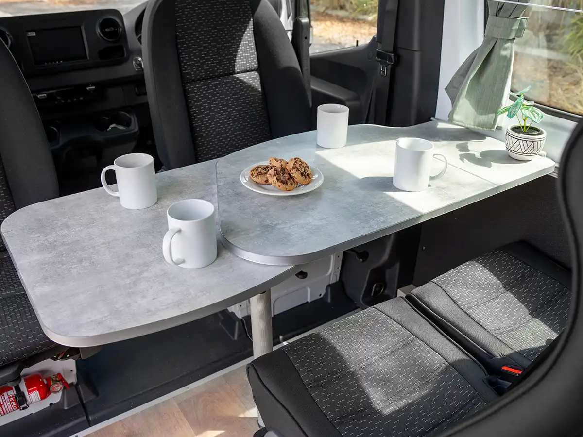 Endeavour Camper middle dinette with front swiveling seats
