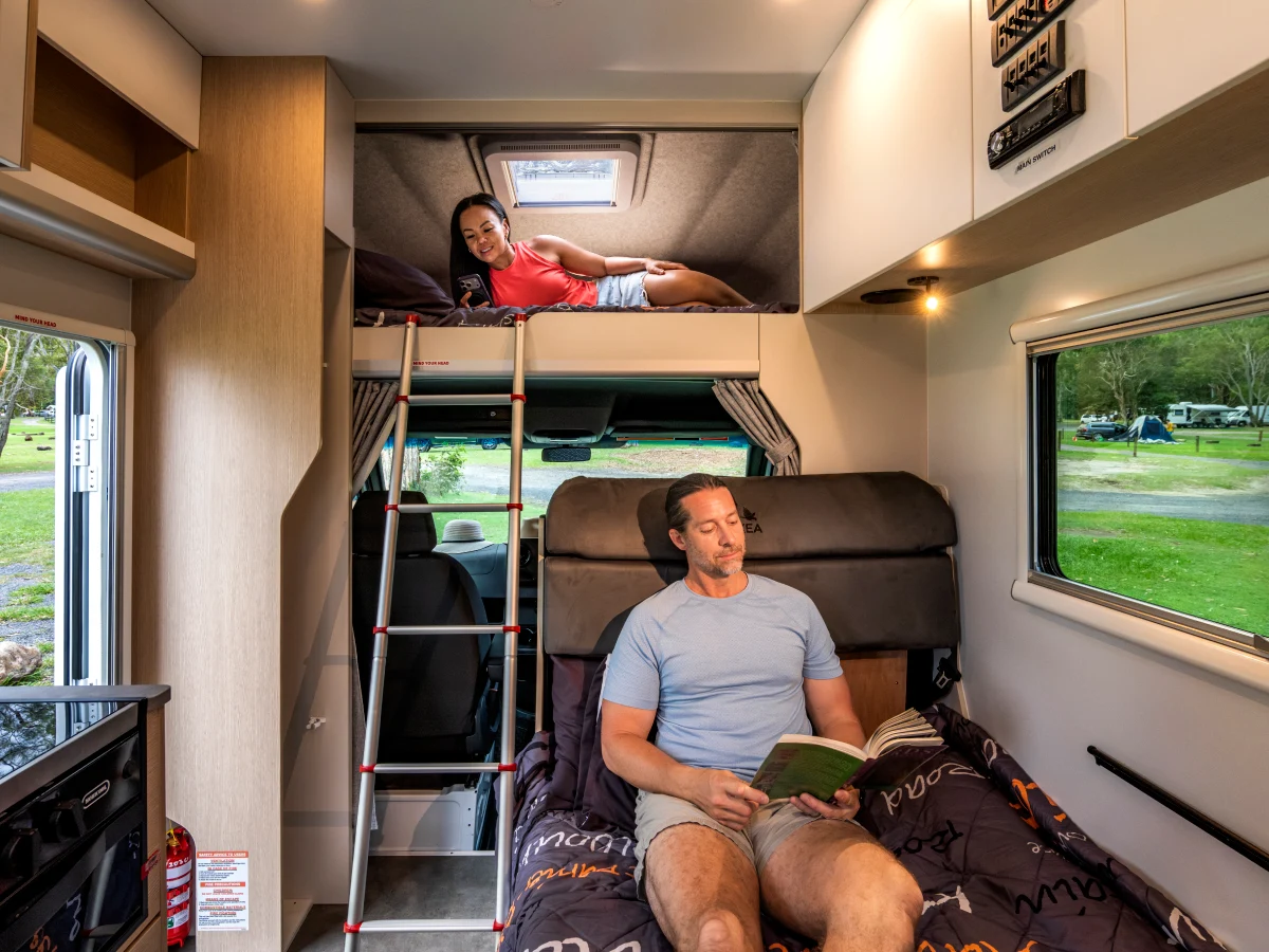 Euro Deluxe - Upper & Middle Bed