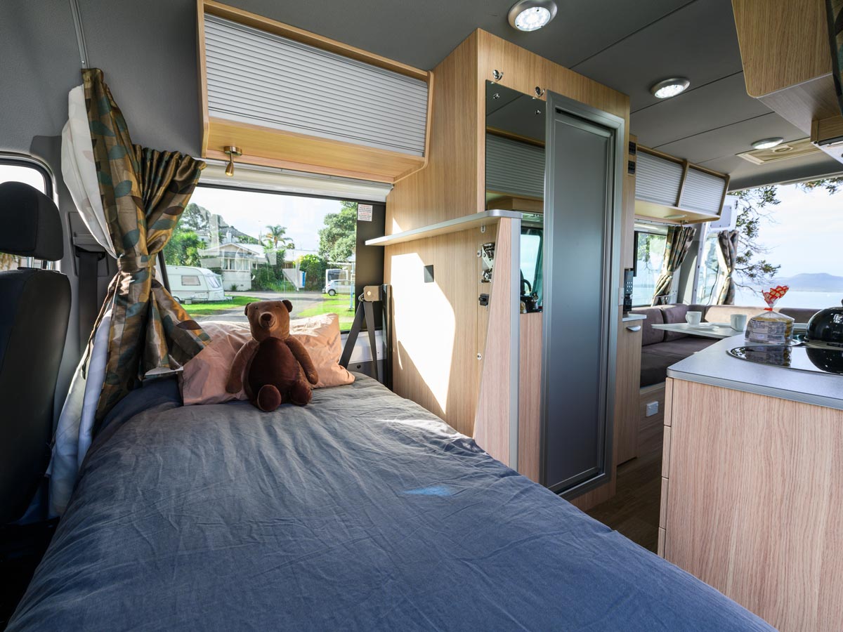 Venturer Plus 2 + 1 Berth - bedroom view