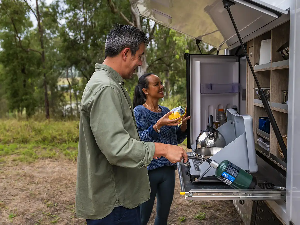 CC 4WD Camper - Outdoor Kitchen