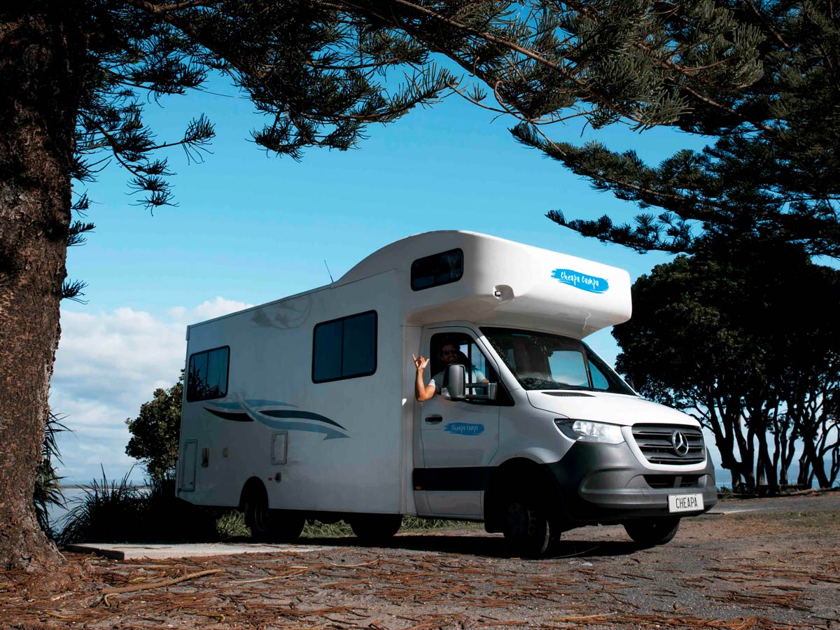 6ST Motorhome - cross view