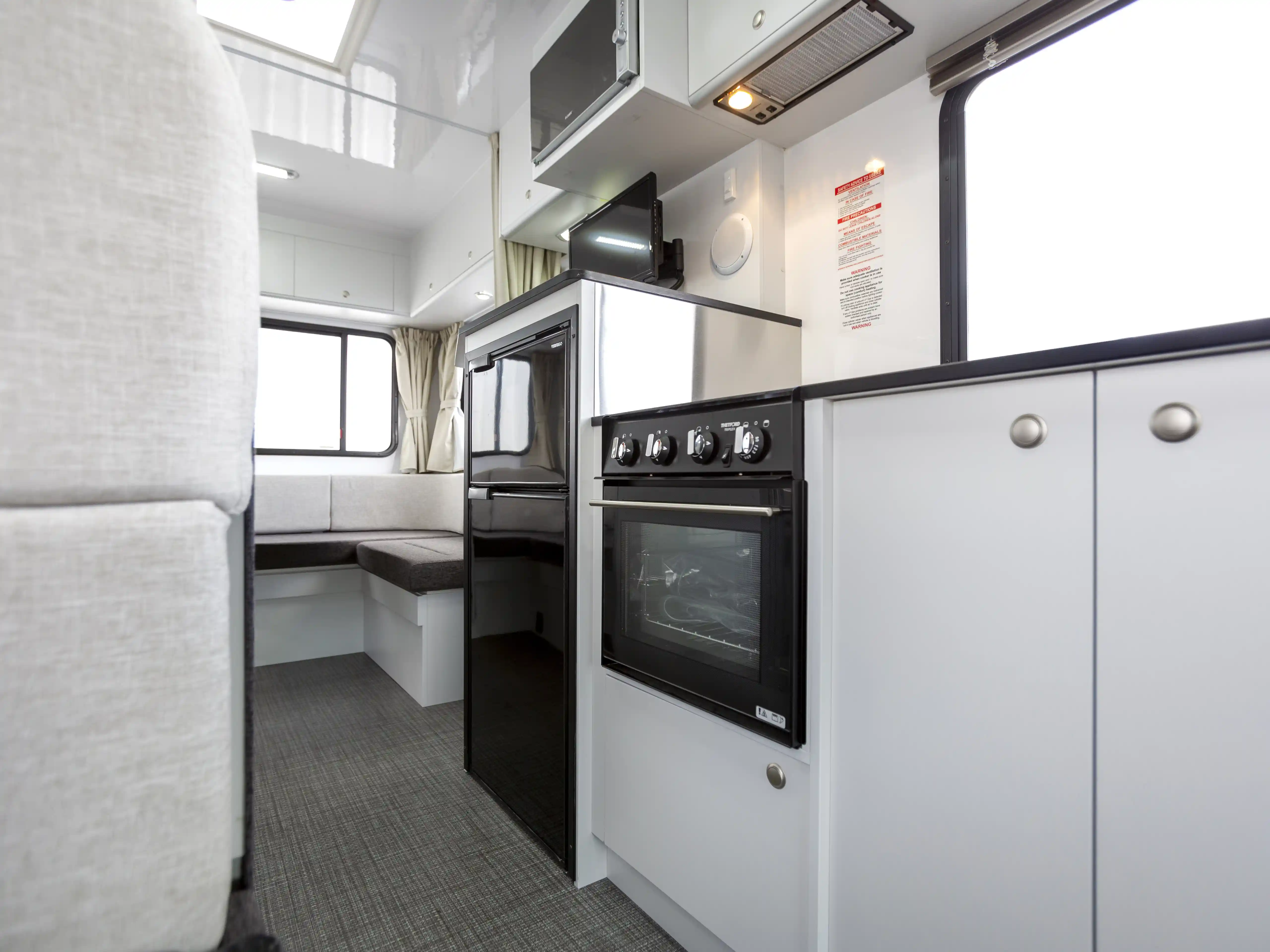 Cheapa 4 Berth Kitchen with Fridge and Oven
