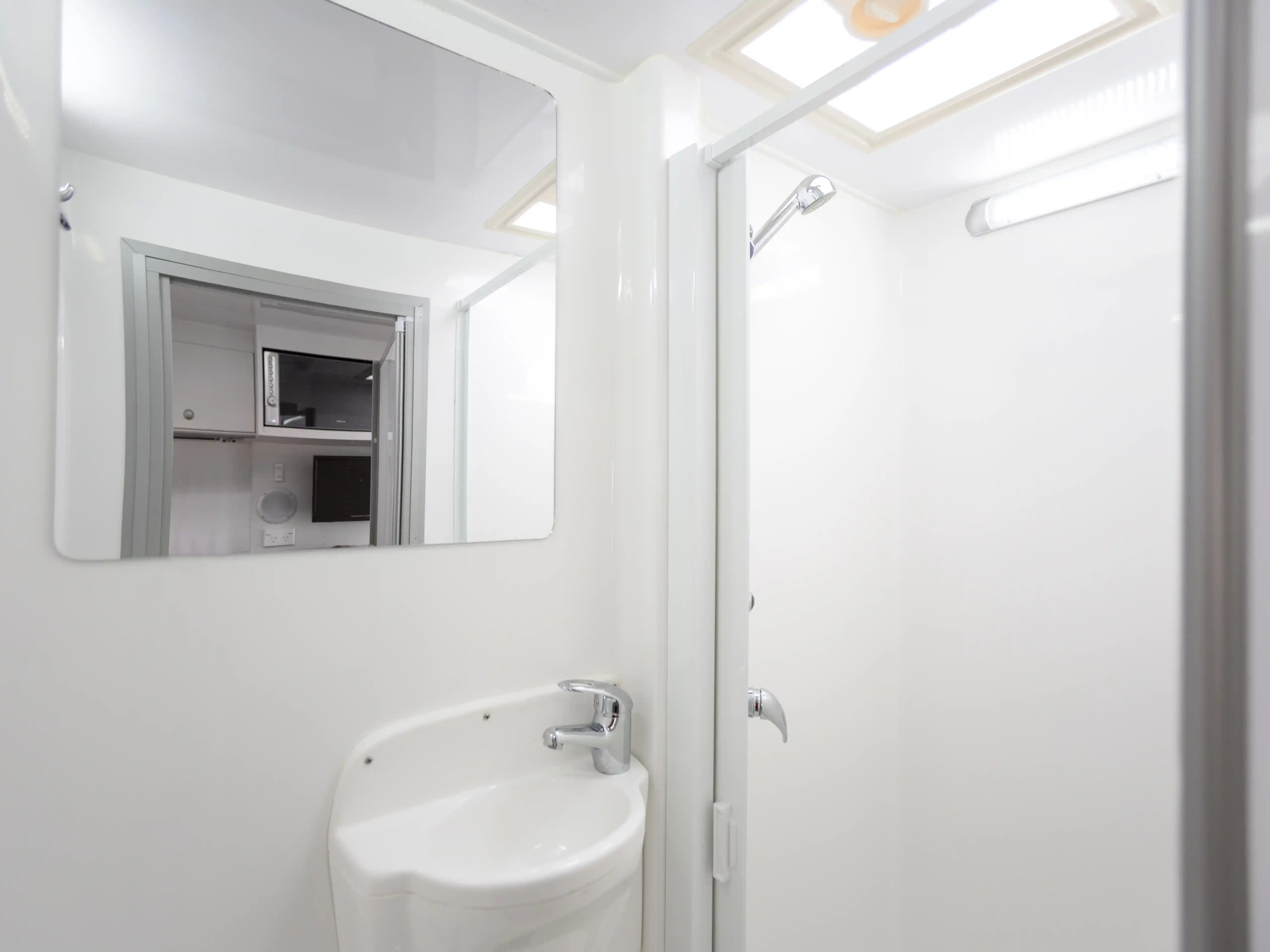 Cheapa 4 Berth Shower and Toilet