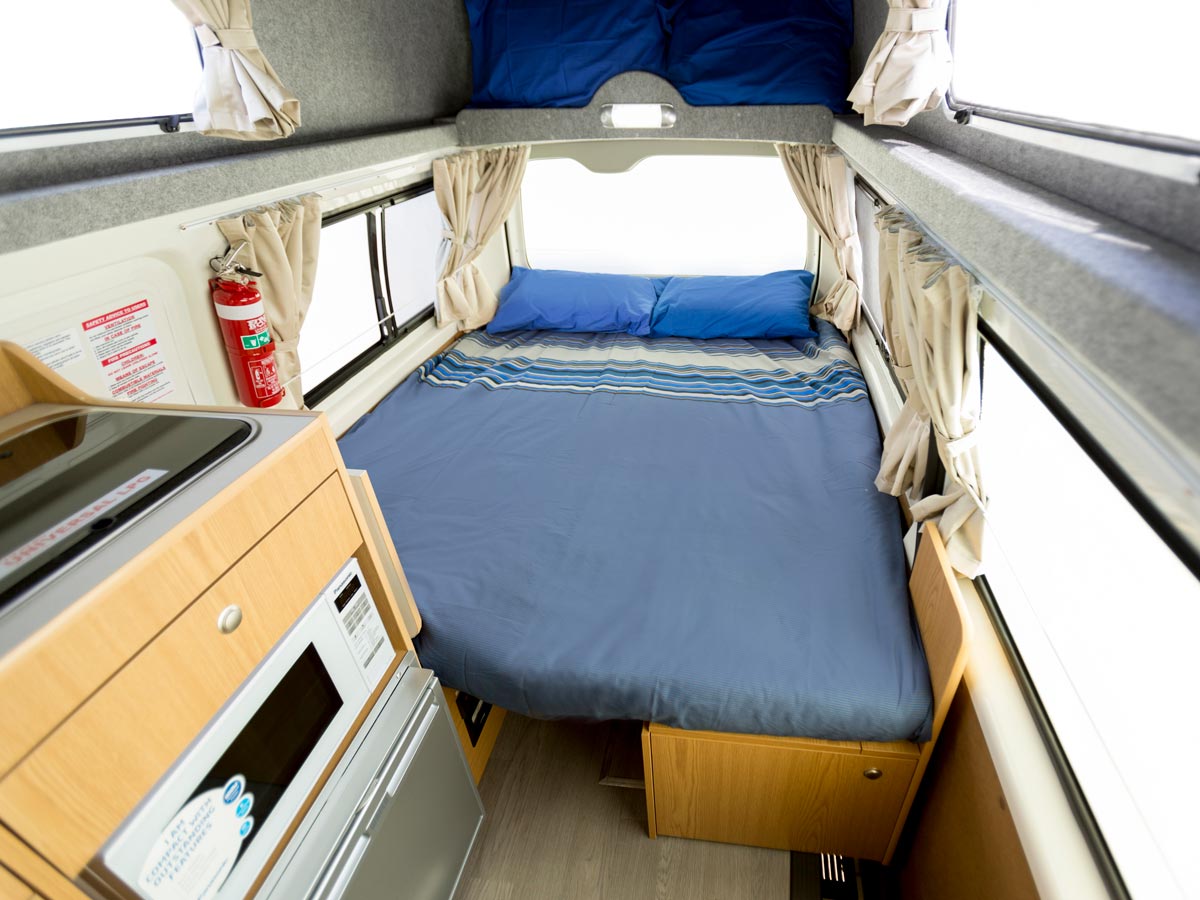 Hippie Hitop Camper - Inside bedroom view 2