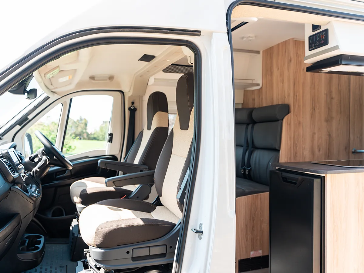 Active Standard Select Interior Side View