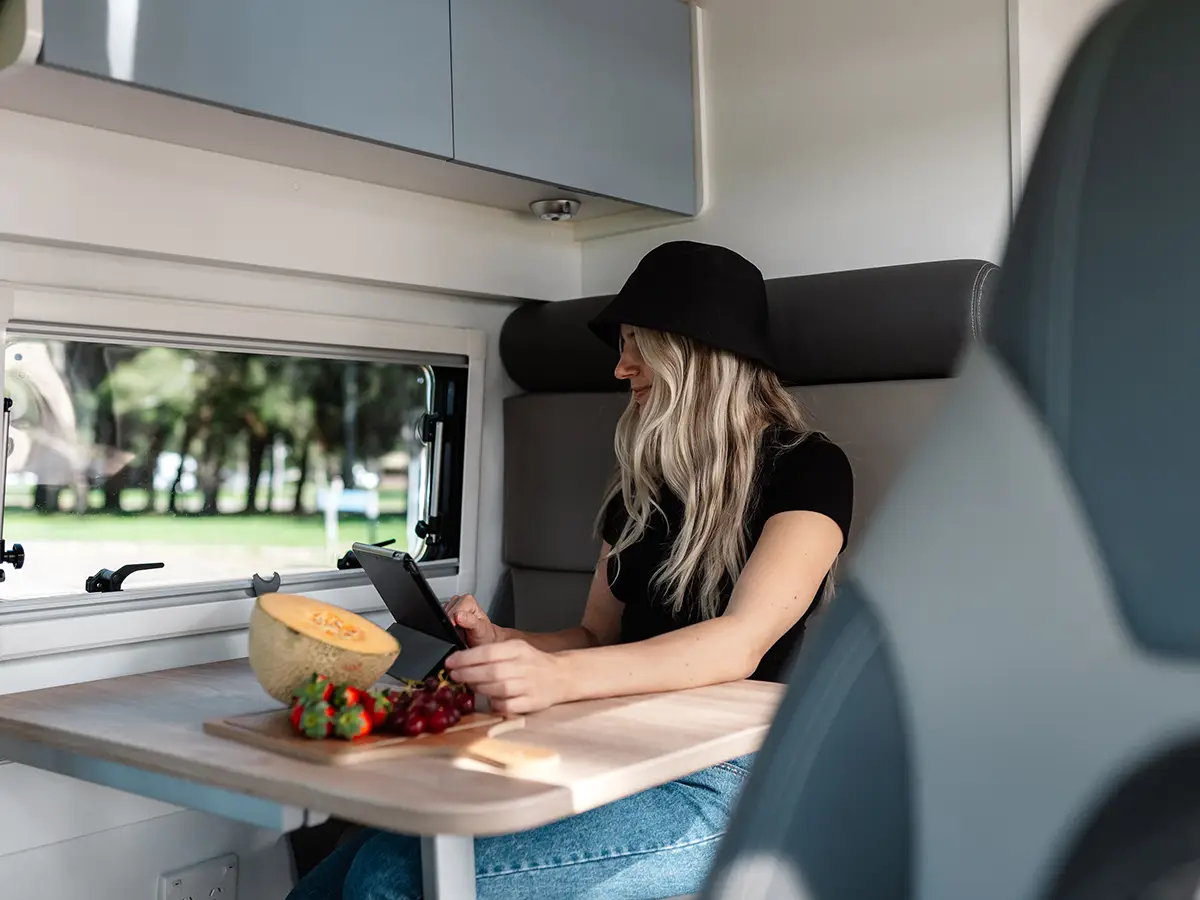 Active Pop-Top Dinette