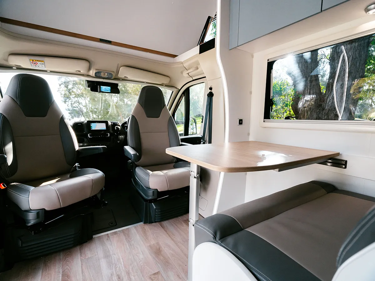 Ovation RV Middle Dinette with Swivel Seats