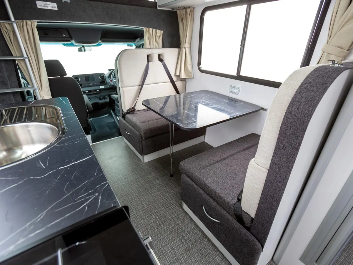 Polaris 4 - Middle Dinette