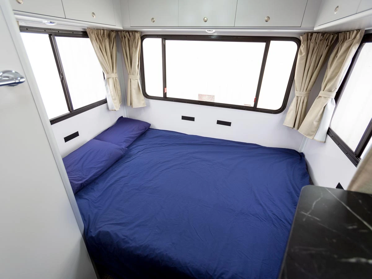 Polaris 4 - Rear Bed