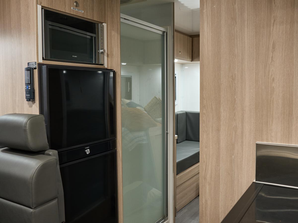 Jucy Polaris Nova Microwave Fridge Bathroom