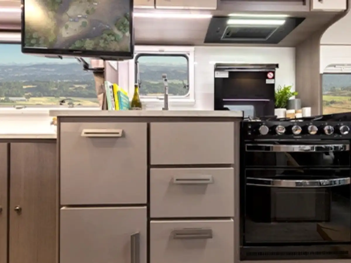 Royale 4 - Kitchen